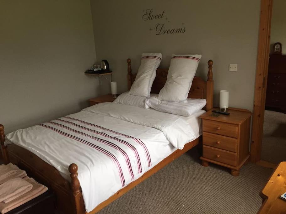 Corranny Fermanagh Lakeside Self Catering מראה חיצוני תמונה